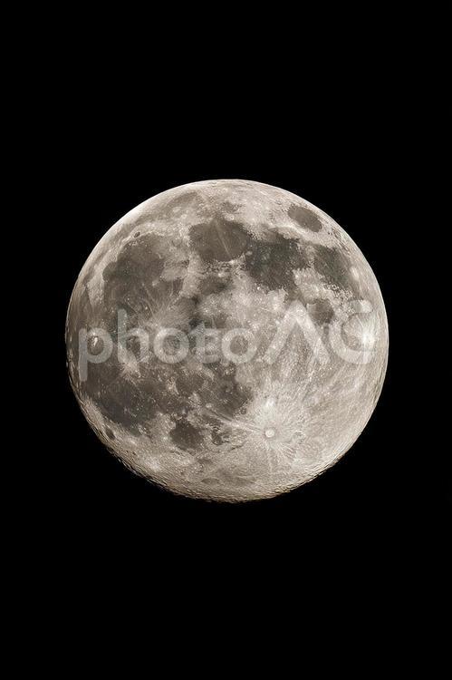 黒背景に浮かぶ美しい満月 満月,月,天体の写真素材