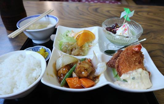 お昼のランチ  中華の写真