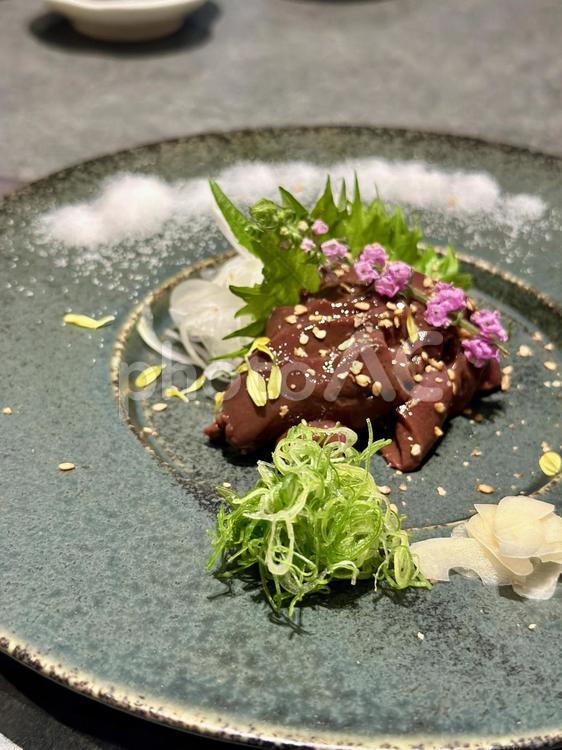 牛レバー刺し風の上品な盛付け レバー,生レバー,刺身の写真素材