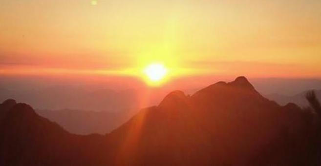 A magnificent sunrise over the Asian mountains, JPG