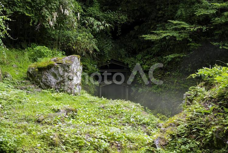世界文化遺産　石見銀山の大久保間歩 石見銀山,石見銀山遺跡,大久保間歩の写真素材