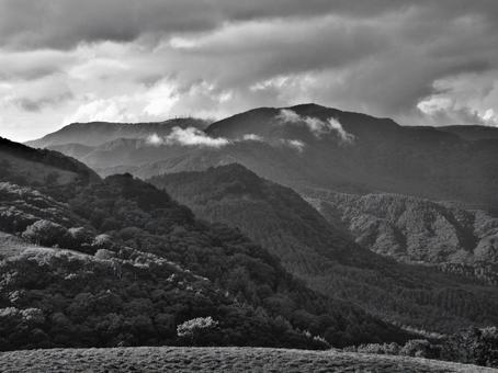 長野県-三峰茶屋からの風景-白黒 長野県-三峰茶屋からの風景-白黒の写真