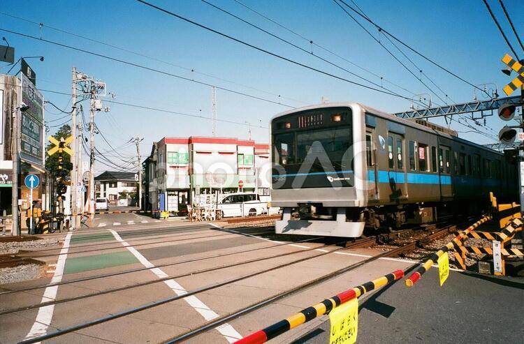 小田急線電車と線路 小田急,電車,線路の写真素材