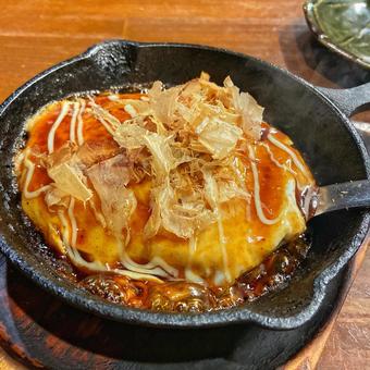 鉄板で香ばしいとんぺい焼き とんぺい焼き,鉄板料理,熱々料理の写真素材