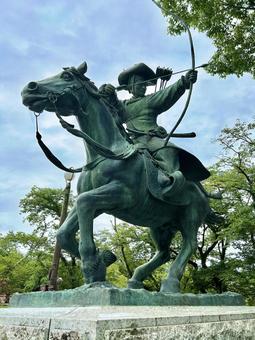 流鏑馬像(富士宮浅間大社) 流鏑馬像(富士宮浅間大社)の写真