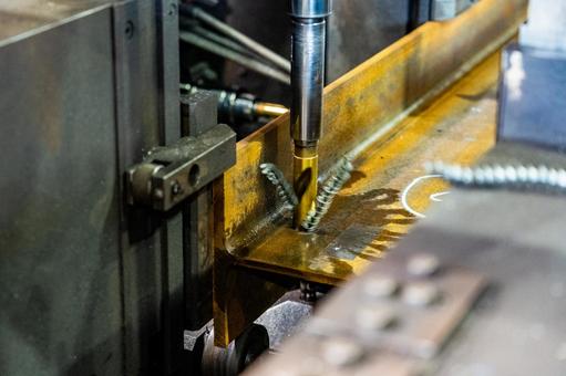 穴開け 建築鉄骨 工場 金属加工 孔明,孔明け,穴開けの写真素材