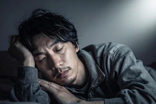 うたた寝の男性 うたた寝の男性の写真