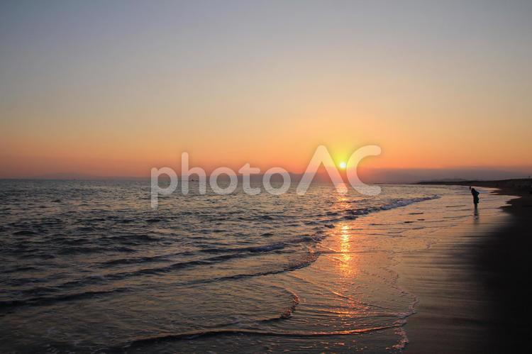 夕暮れの海水浴場 夕焼け,夕暮れ,海水浴場の写真素材