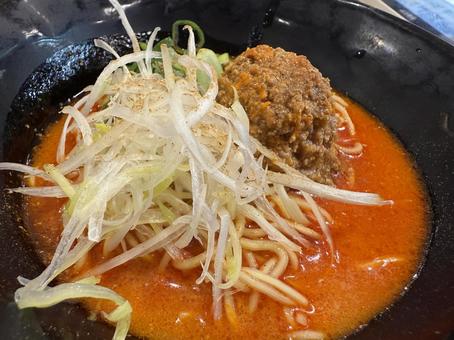 ミニ担々麺 ミニ担々麺の写真