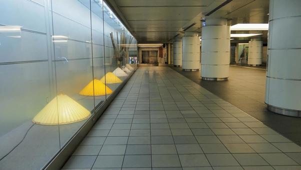 行幸地下通り 行幸地下通り 東京駅,地下街,地下通路の写真素材