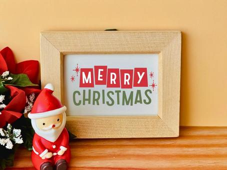 メリークリスマスの文字とサンタ メリークリスマスの文字とサンタ メリークリスマス,クリスマス,サンタの写真素材