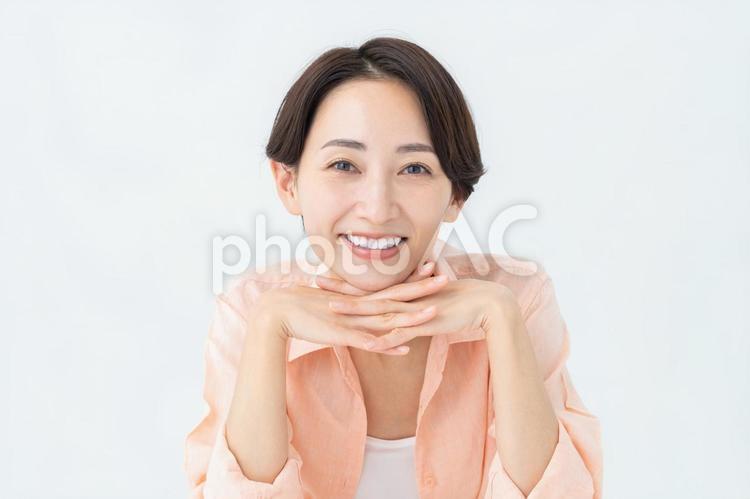 ミドル女性のビューティ 美容,スキンケア,女性の写真素材