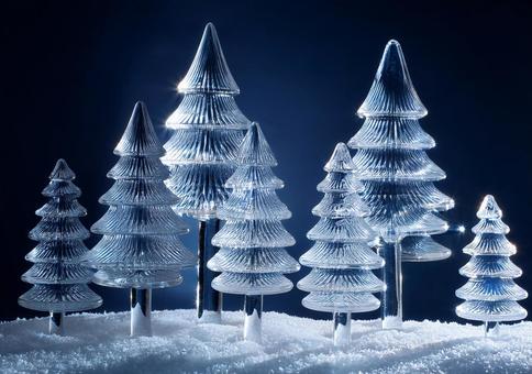 雪原に立つ透明なツリーたち 雪原に立つ透明なツリーたちの写真