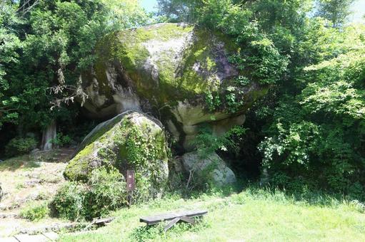 大きな岩 大きな岩の写真