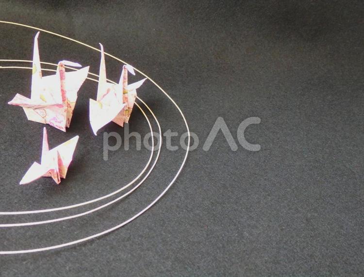 黒と金の水引と折鶴のお正月素材 お正月,背景,正月飾りの写真素材