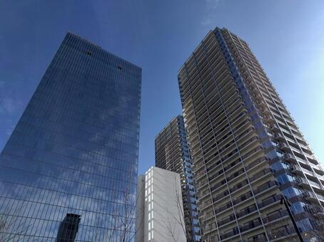 札幌都心と青空にそびえる高層ビル群 札幌,都心,高層ビルの写真素材