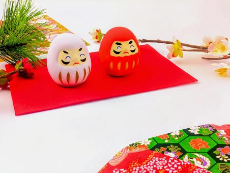 新年（お祝いに〜赤白ダルマ〜）目入れ済5 お正月,年賀状,迎春の写真素材