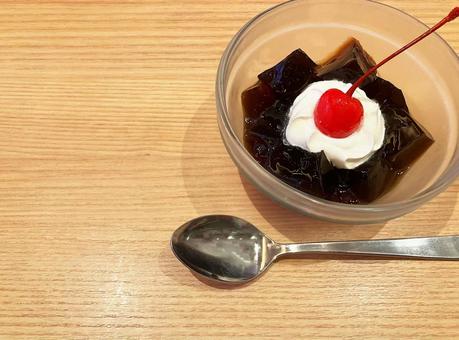 さくらんぼがのったコーヒーゼリー さくらんぼがのったコーヒーゼリー コーヒーゼリー,ゼリー,スイーツの写真素材