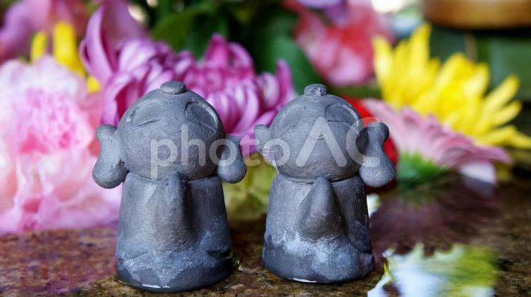 お花とお地蔵さん お花,自然,感謝の写真素材