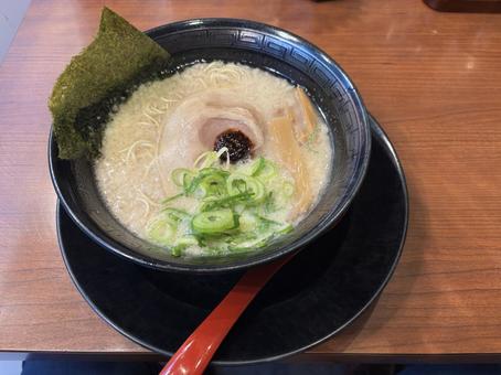 豚骨背脂のラーメン 豚骨,背脂,ラーメンの写真素材
