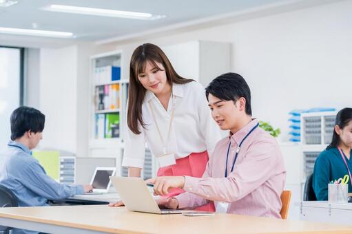 オフィスで働くビジネスマン。 ビジネス,人物,日本人の写真素材