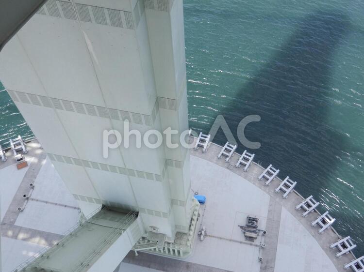 海峡大橋を支える 橋,足,土台の写真素材