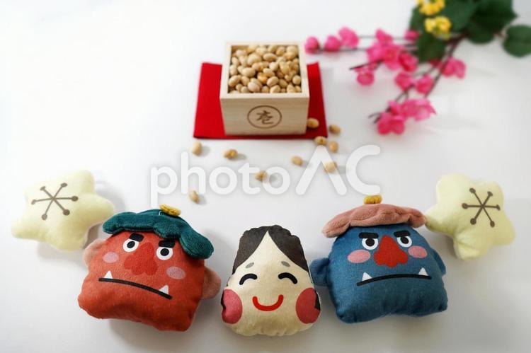節分の鬼、おたふくの顔と豆まきのディスプレイ（２） 節分,2月,鬼の写真素材