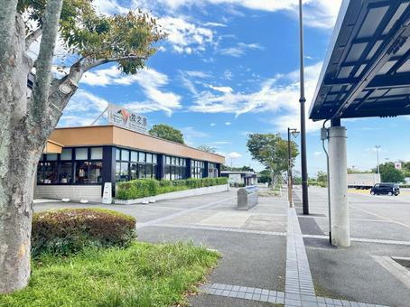サービスエリア サービスエリア サービスエリア,パーキング施設,駐車の写真素材