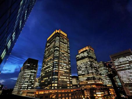 東京のビル群(ハイコントラスト) 東京のビル群(ハイコントラスト) ビル,夜景,オフィス街の写真素材
