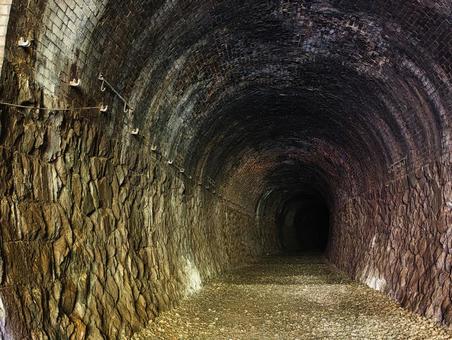 廃線のトンネル 廃線のトンネルの写真