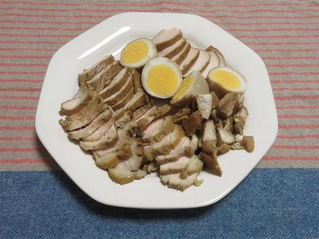 ムネ肉チャーシュー 煮卵 ムネ肉チャーシュー 煮卵 煮卵,鶏肉チャーシュー,叉焼の写真素材