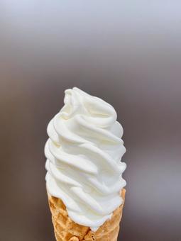 ソフトクリーム 食べ物,スイーツ,ソフトクリームの写真素材