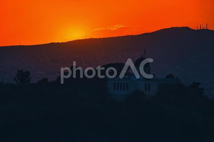 夕暮れのアテネ国立天文台風景 アテネ,ギリシャ,夕日の写真素材