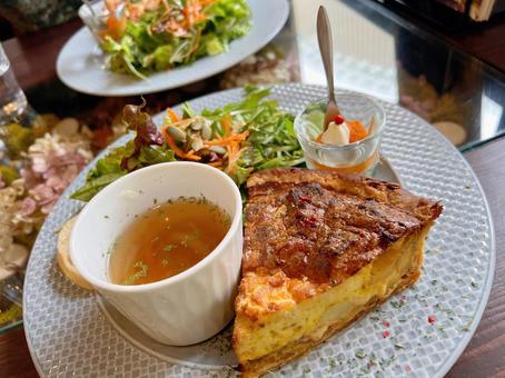 ランチプレート（キッシュ） キッシュ,ランチ,ランチタイムの写真素材