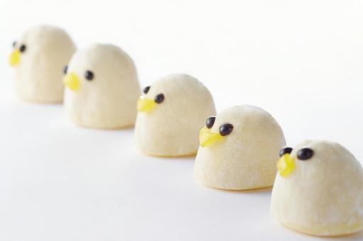 酉年 スイーツ(マシュマロ) 鶏 ひよこ 酉年 スイーツ(マシュマロ) 鶏 ひよこ 家族,酉年,親子の写真素材