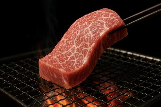 炭火で焼き上げる極上和牛ステーキ 炭火で焼き上げる極上和牛ステーキの写真