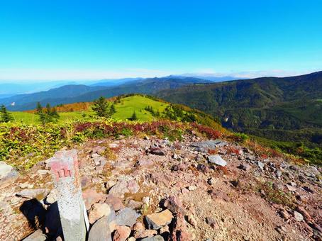 上信越高原・小根子の北肩 上信越高原・小根子の北肩 根子岳,花の百名山,百名山の写真素材