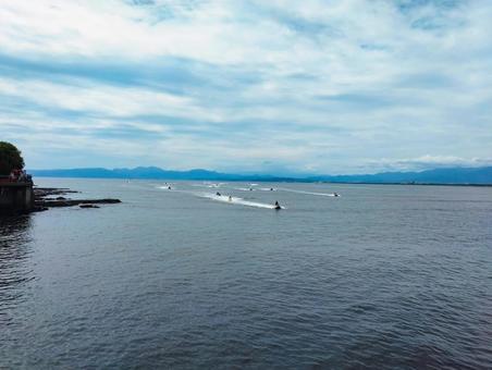水上バイクがやってきた 水上バイク,海,江の島の写真素材