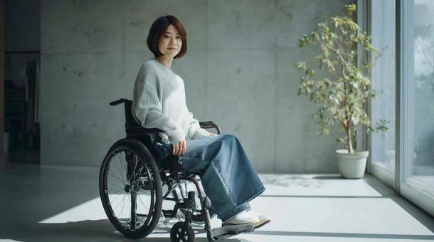 車椅子の女性・バリアフリー・福祉・健康 車椅子の女性・バリアフリー・福祉・健康の写真