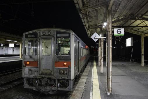 深川駅留萌本線用６番ホーム 深川駅,キハ５４,留萌本線の写真素材