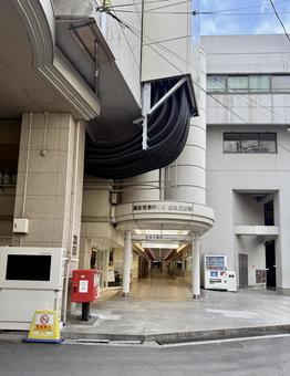 朝方の大阪駅周辺　阪急三番街 大阪,横断歩道,梅田の写真素材