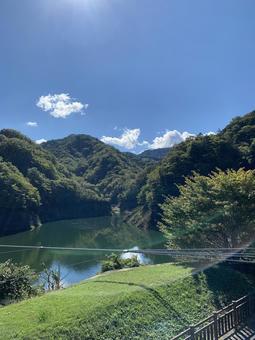 もみじ谷大橋から見た塩原ダム もみじ谷大橋から見た塩原ダムの写真