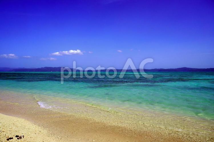 古宇利島に上陸（沖縄県） 沖縄,沖縄県,古宇利島の写真素材