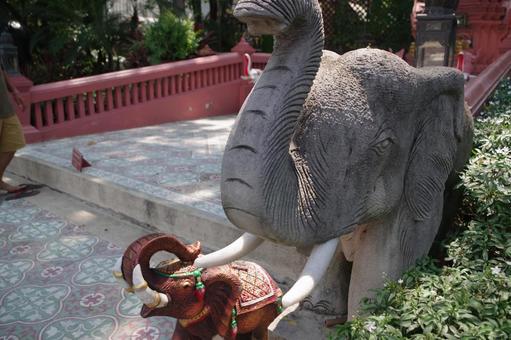タイの象の像 タイ,エラワン博物館,象の像の写真素材