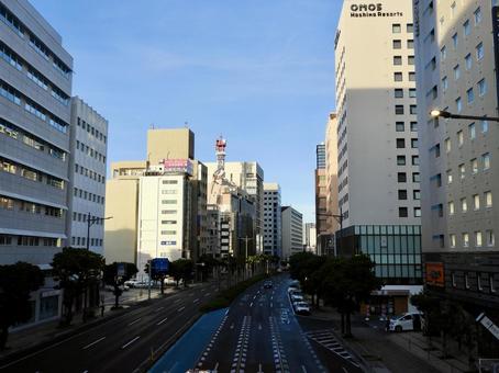 早朝の沖縄県那覇市松山の国道58号 那覇市,松山,都市の写真素材