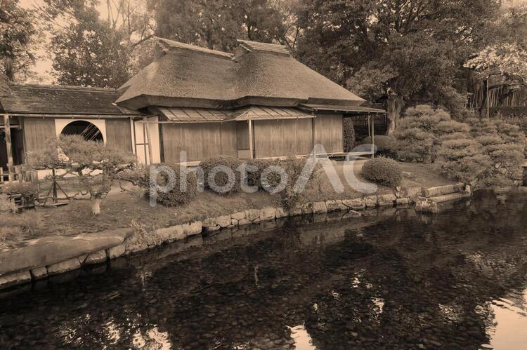 後楽園の敷地内　セピア 公園,庭園,武家屋敷の写真素材