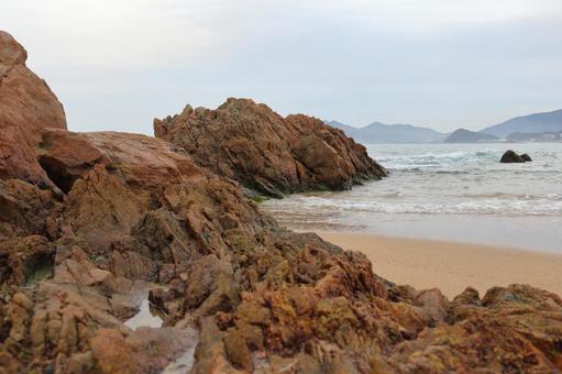 糸島市大口海岸ー露出した花崗閃緑岩02 糸島市,大口海岸,砂浜の写真素材