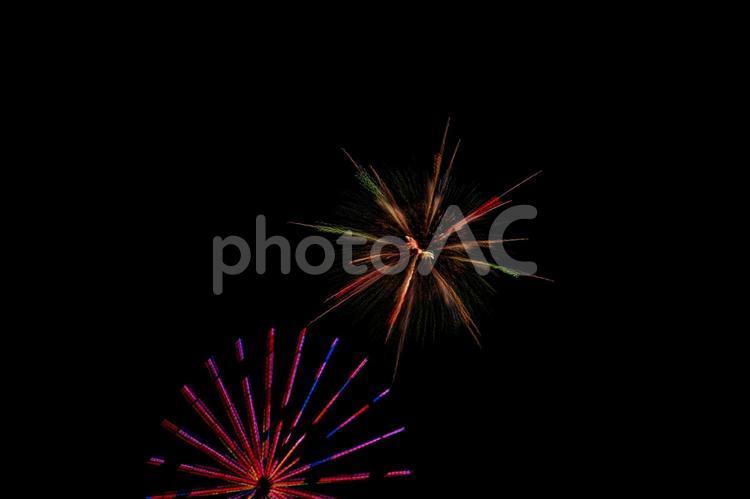 打ち上げ花火と観覧車 打ち上げ花火,花火,祭りの写真素材
