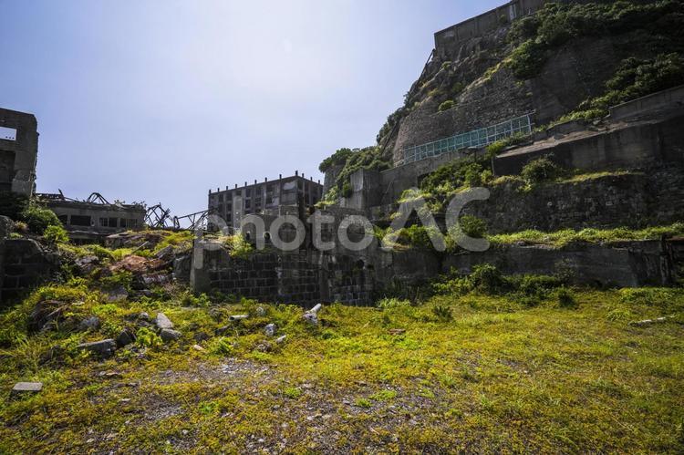 長崎の世界遺産軍艦島の廃墟群 長崎,世界遺産,軍艦島の写真素材