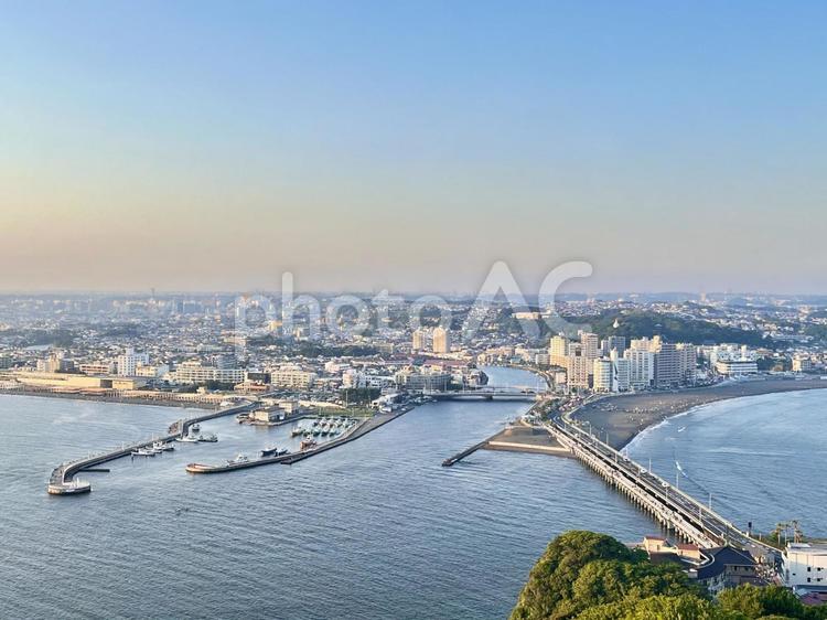 江の島の夕暮れ 江の島,江の島大橋,夕暮れの写真素材